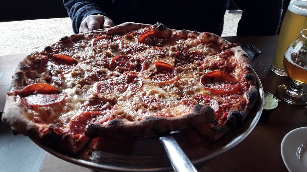 Drakes: The Barn | restaurant | 985 Riverfront St, West Sacramento, CA 95691, USA | 5104230971 OR +1 510-423-0971