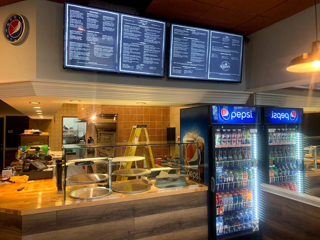 Roccos Pizza & Catering | restaurant | 247 Broadway Greenlawn, Huntington, NY 11743, USA | 6317403155 OR +1 631-740-3155