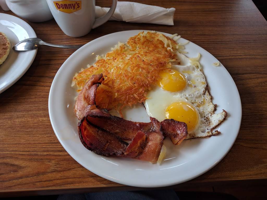 Dennys | restaurant | 601 Hegenberger Rd, Oakland, CA 94621, USA | 5106389632 OR +1 510-638-9632