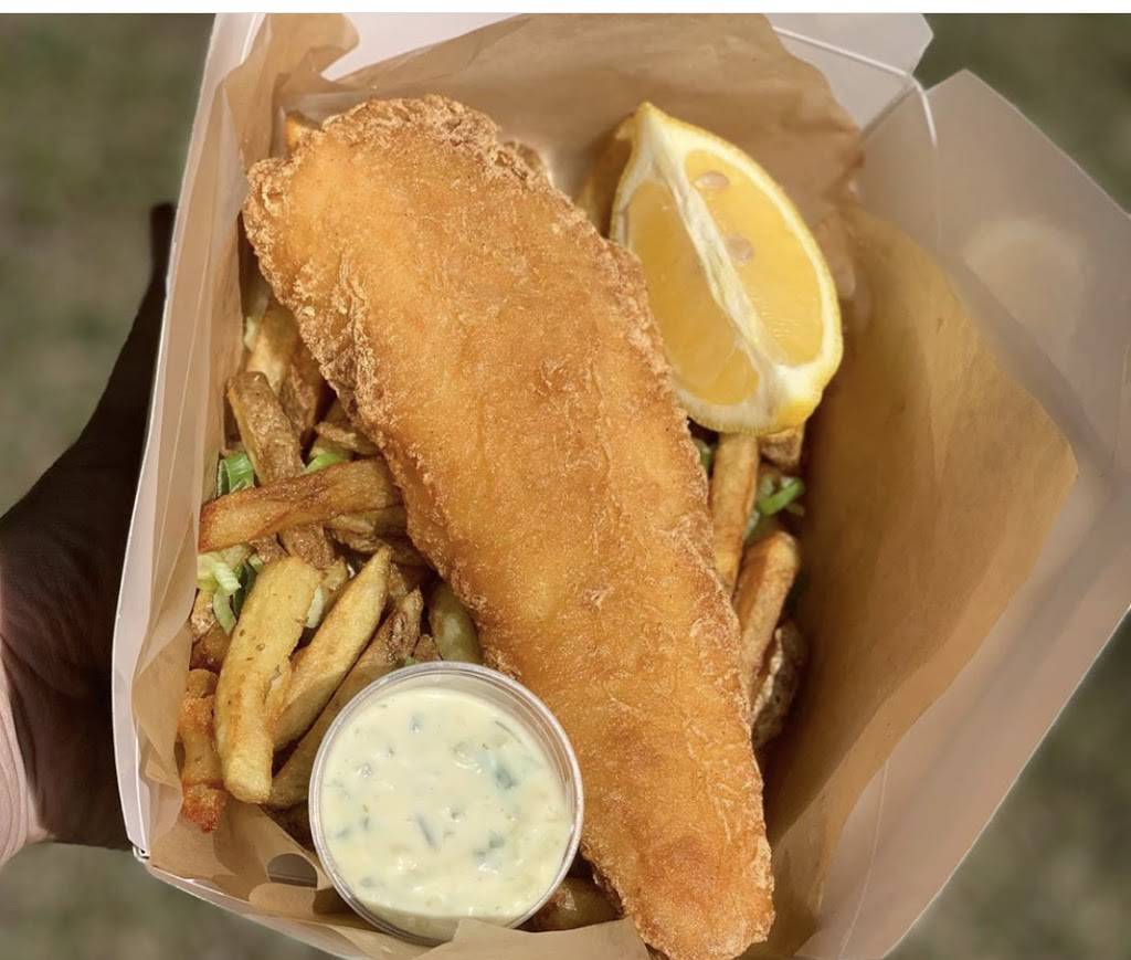 Golden Fries | restaurant | 6505 Jeanne DArc Blvd N, Orléans, ON K1C 2R1, Canada | 6137007968 OR +1 613-700-7968