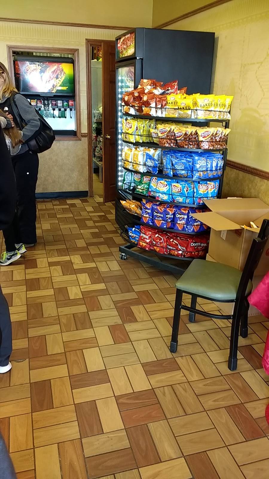 Subway | restaurant | 374 Cooley St Unit # 26 Five Town Plaza Shopping Ctr, Springfield, MA 01128, USA | 4137837782 OR +1 413-783-7782