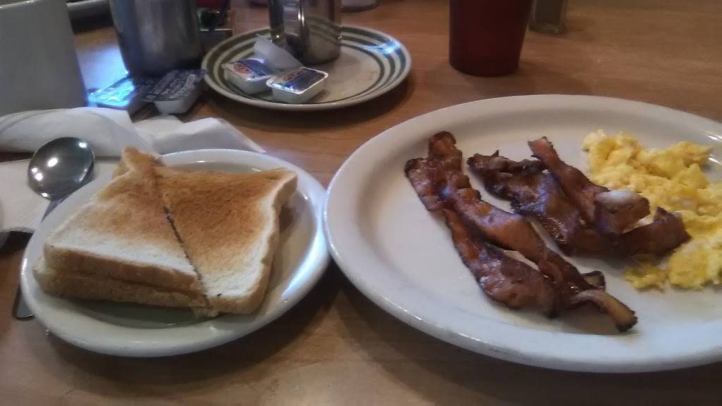 Favorites Restaurant | restaurant | 6318 S Shields Blvd, Oklahoma City, OK 73149, USA | 4056326659 OR +1 405-632-6659