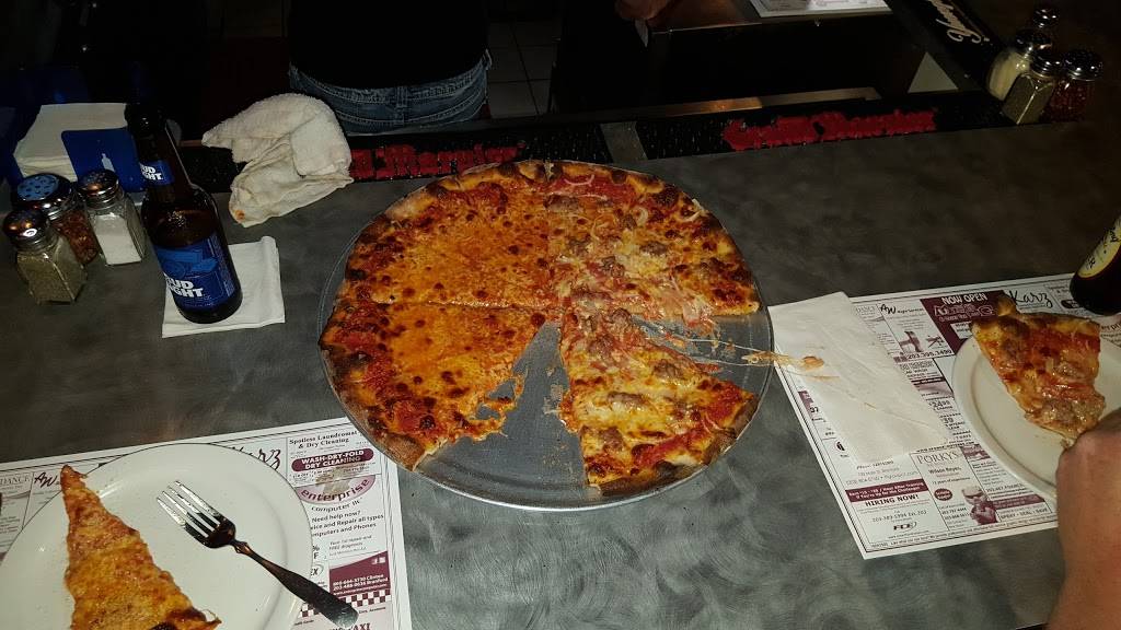 Mikes Apizza & Restaurant | restaurant | 111 Campbell Ave, West Haven, CT 06516, USA | 2039344933 OR +1 203-934-4933