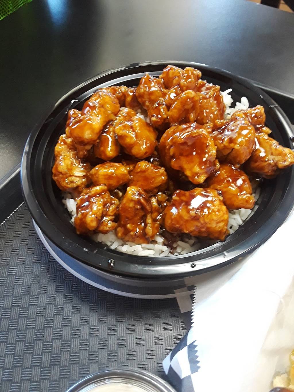 Joes Wings & Fries | restaurant | 4676 Market St, San Diego, CA 92102, USA | 6195270608 OR +1 619-527-0608