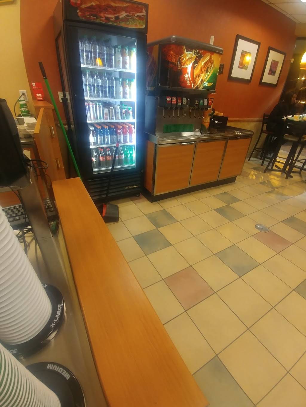 Subway | restaurant | 1556 W Gray St A, Houston, TX 77019, USA | 2819742016 OR +1 281-974-2016