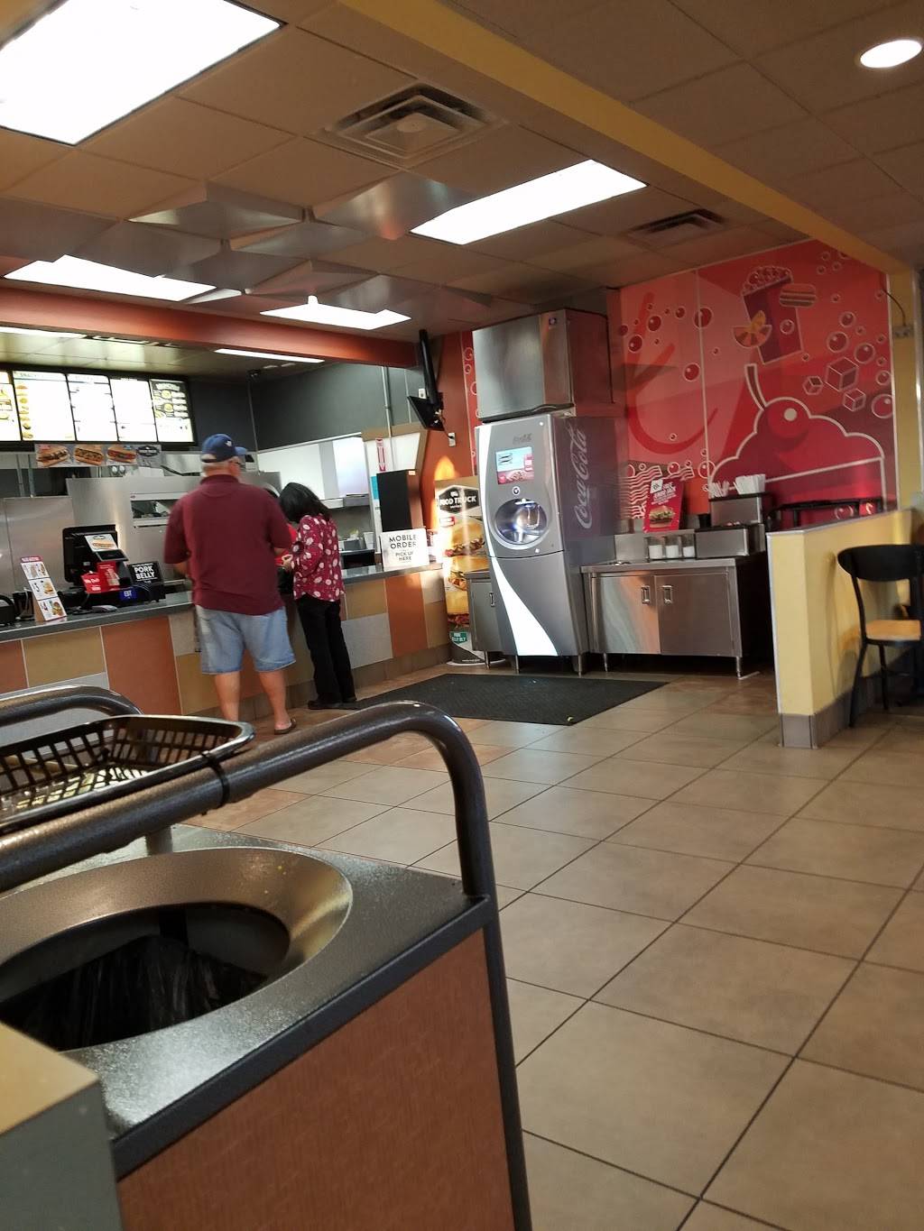 Jack in the Box | restaurant | 140 Broadway, El Cajon, CA 92021, USA | 6194424747 OR +1 619-442-4747