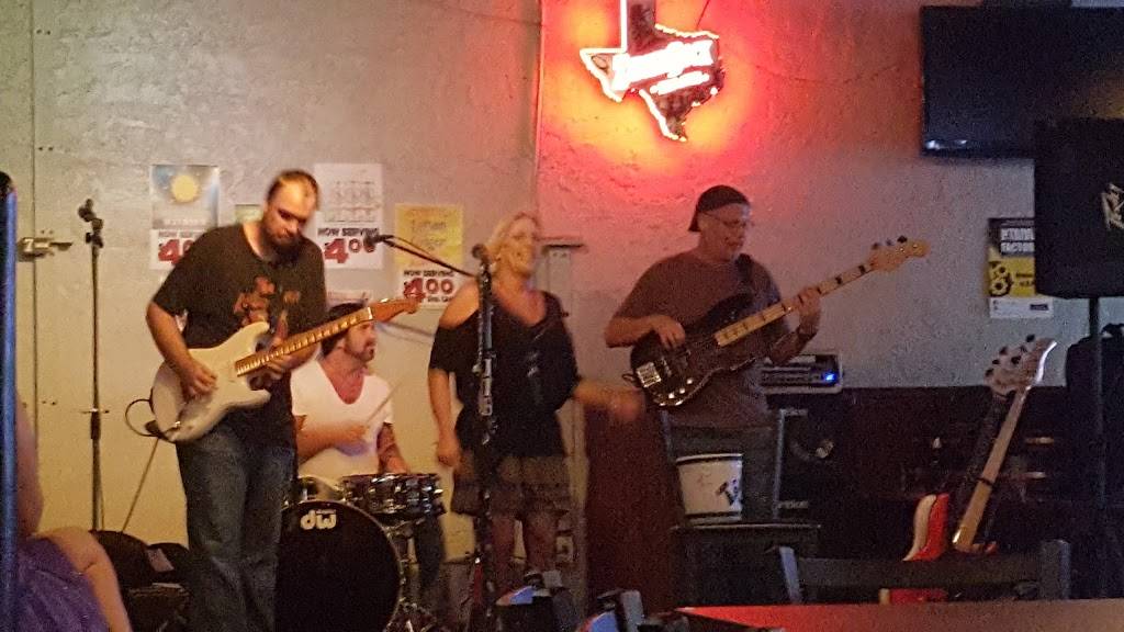 Fordtres Bar and Grill | restaurant | 215 N Central Expy, Richardson, TX 75080, USA | 9726998500 OR +1 972-699-8500