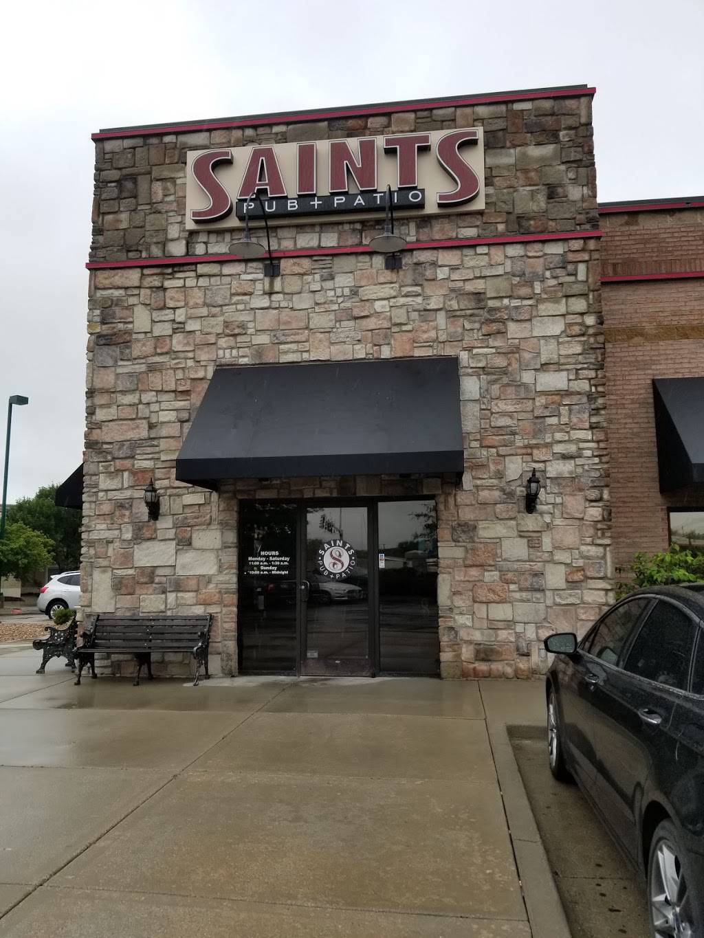 Saints Pub + Patio Independence | restaurant | 20220 E Jackson Dr, Independence, MO 64057, USA | 8167959900 OR +1 816-795-9900