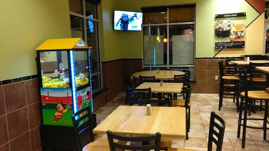 Golden Chick | meal takeaway | 8260 N Stemmons Fwy, Dallas, TX 75247, USA | 2145799994 OR +1 214-579-9994