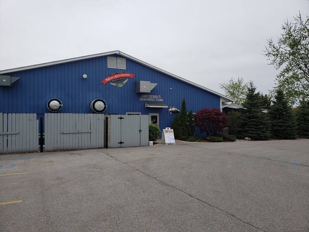 Mad Anthonys Lakeview Ale House and Reception Hall | restaurant | 4080 N 300 W, Angola, IN 46703, USA | 2608332537 OR +1 260-833-2537