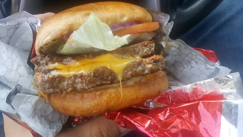 Wendys | restaurant | 4055 Carling Ave, Kanata, ON K2K 2A4, Canada | 6138013913 OR +1 613-801-3913