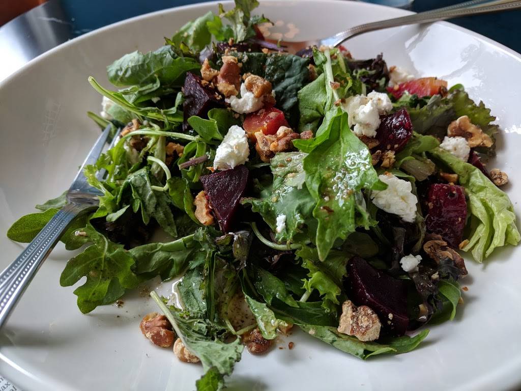 Grassroots & Vine | restaurant | 1011 S Ft Thomas Ave, Fort Thomas, KY 41075, USA | 8598148391 OR +1 859-814-8391