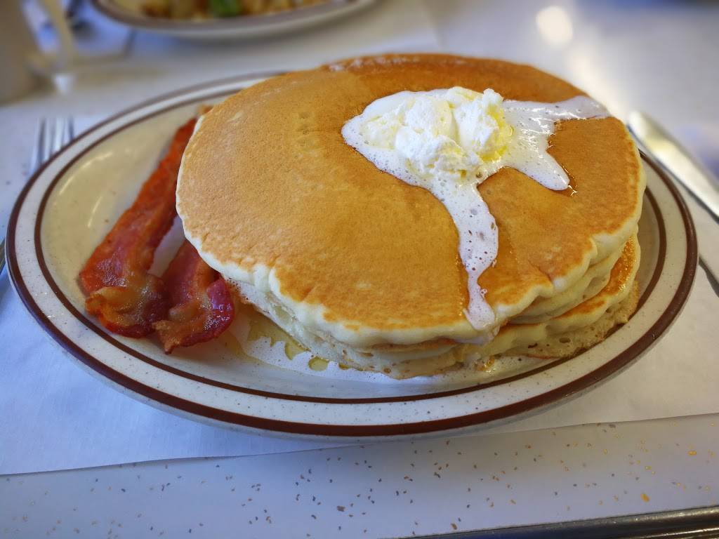 Carlas Route 62 Diner | restaurant | 55405 Twentynine Palms Highway, Yucca Valley, CA 92284, USA | 7603657888 OR +1 760-365-7888