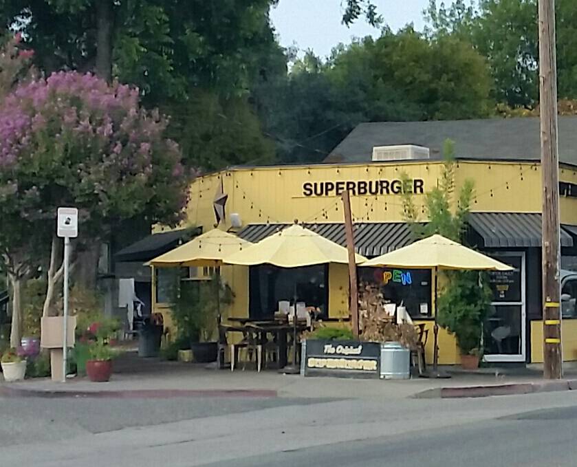 Superburger | restaurant | 1501 4th St, Santa Rosa, CA 95404, USA | 7075464016 OR +1 707-546-4016