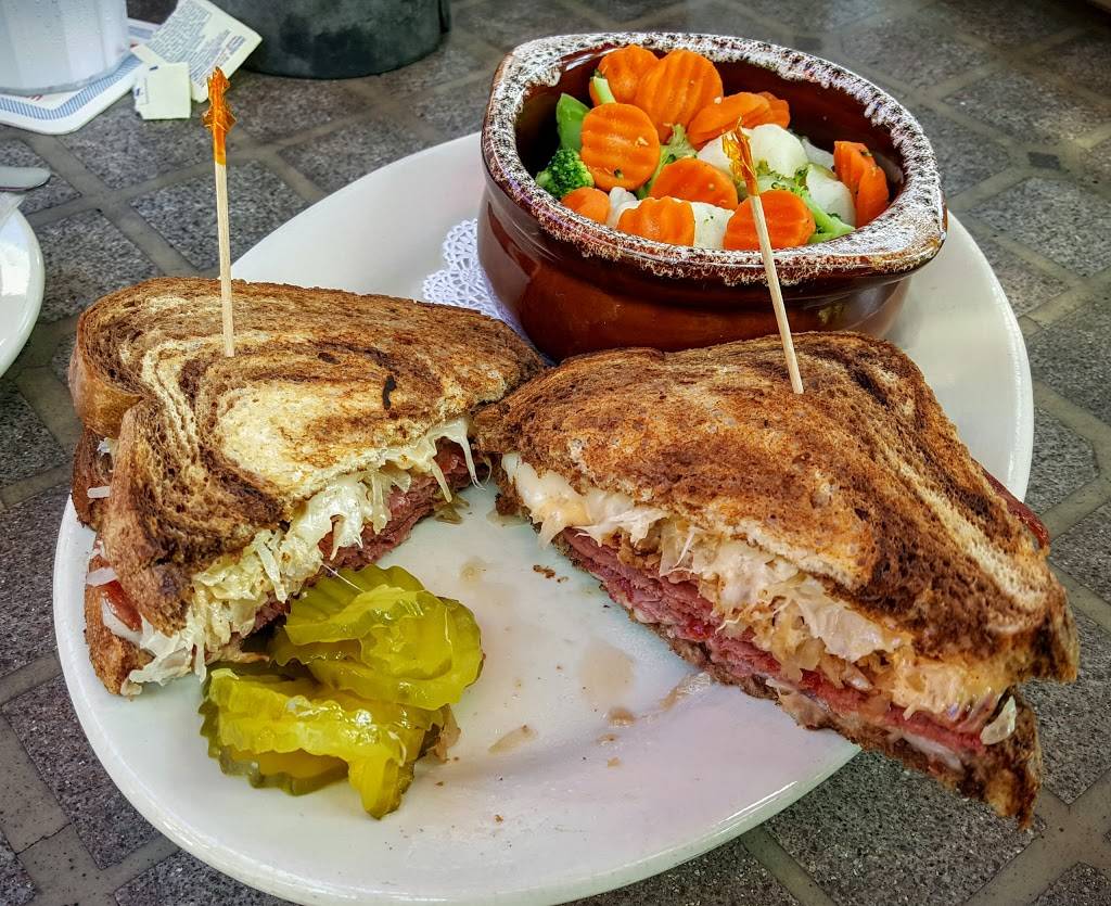 The Mont | restaurant | 1300 Classen Blvd, Norman, OK 73071, USA | 4053293330 OR +1 405-329-3330