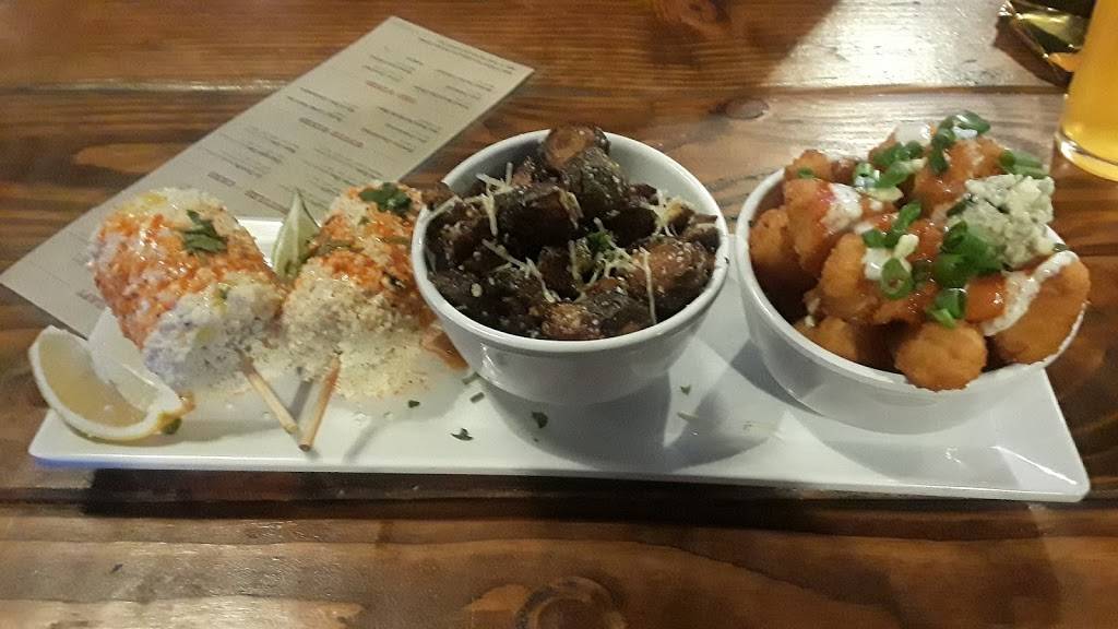 Edna Vees | restaurant | 127 S Citrus Ave, Covina, CA 91723, USA | 6263398844 OR +1 626-339-8844