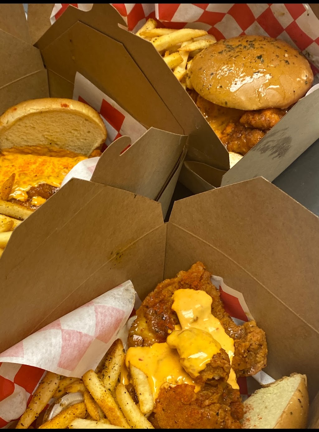 Shugs Shack | restaurant | 7235 Elmwood Ave, Philadelphia, PA 19142, USA | 2155201006 OR +1 215-520-1006