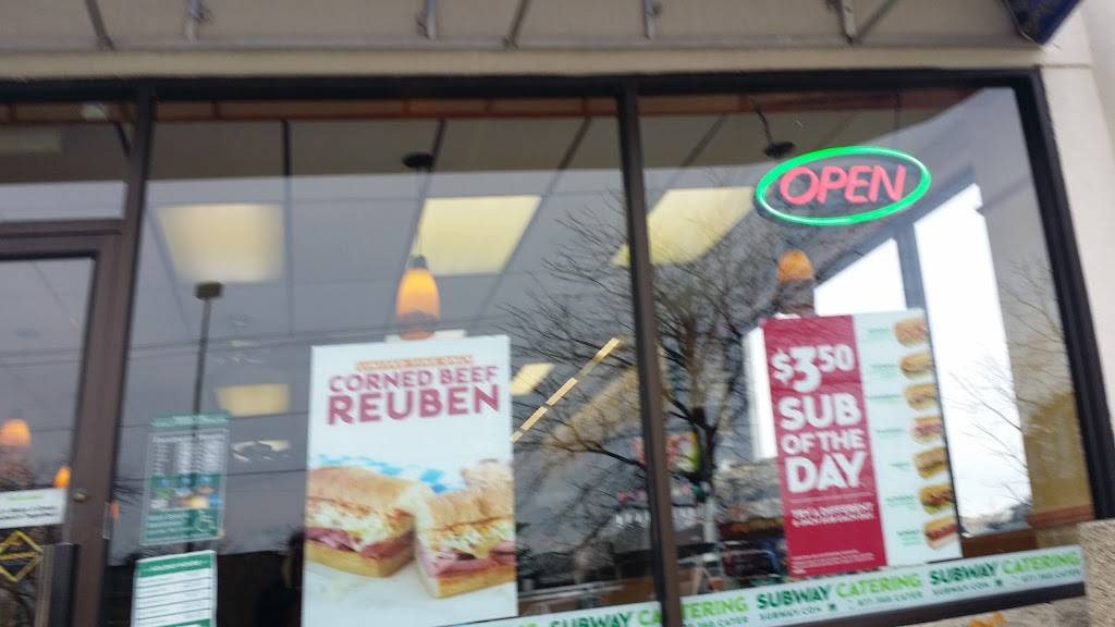 Subway Restaurants | restaurant | 1400 Butterfield Rd, Mundelein, IL 60060, USA | 8475668660 OR +1 847-566-8660