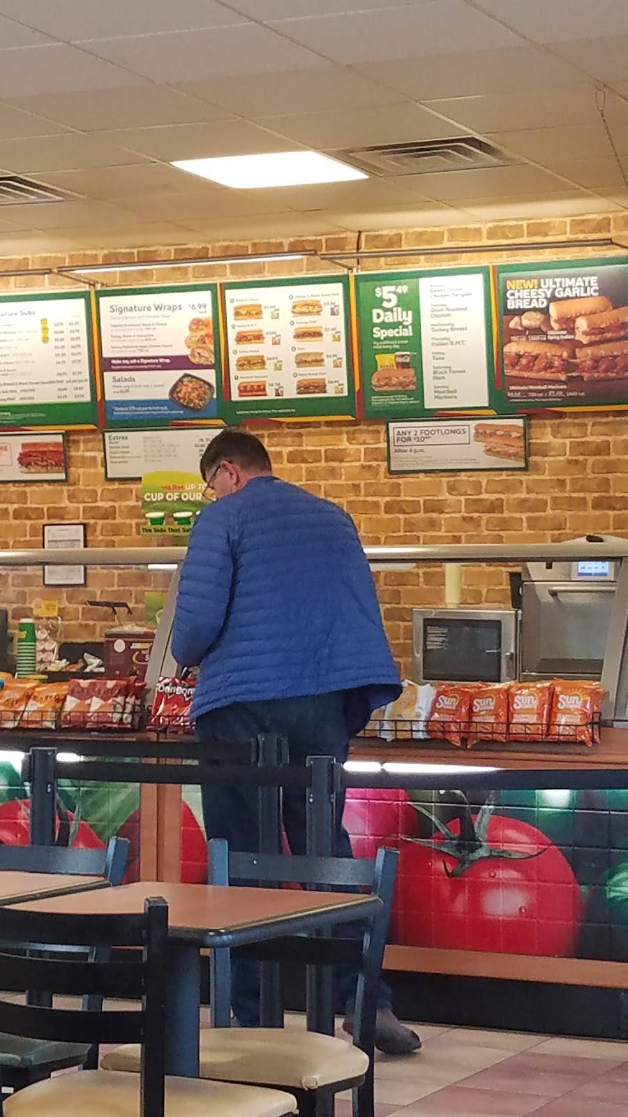 Subway | restaurant | 701 Sango Rd, Clarksville, TN 37043, USA | 9313584274 OR +1 931-358-4274