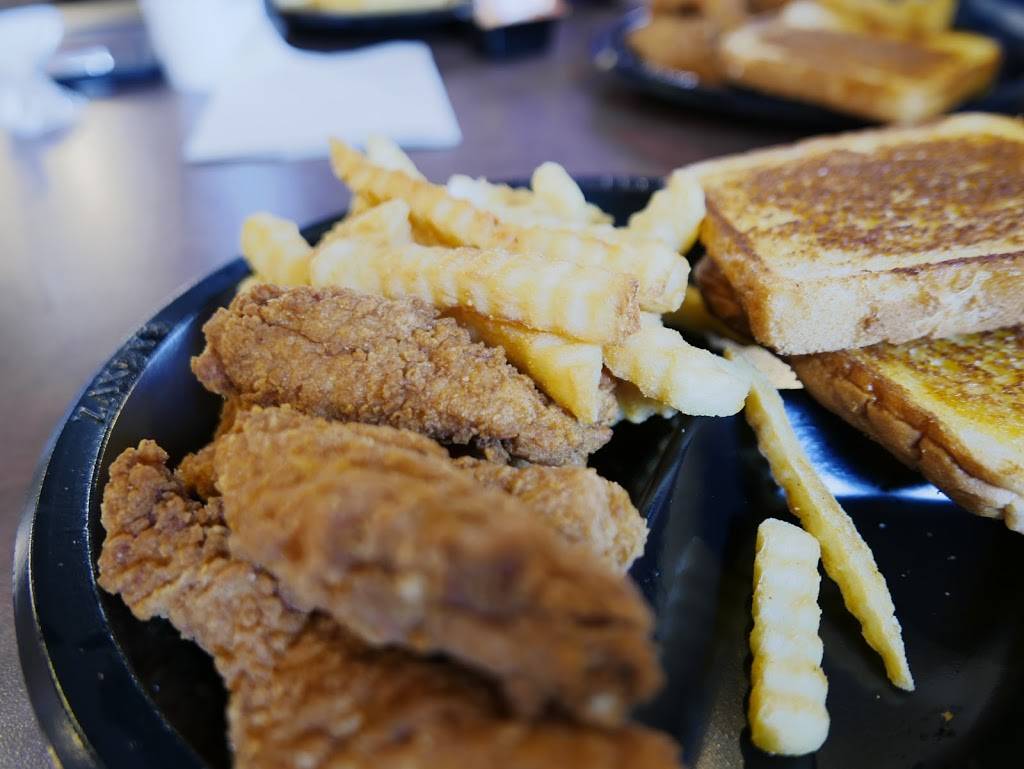 Zaxbys Chicken Fingers & Buffalo Wings | restaurant | 2616 E Stone Dr, Kingsport, TN 37660, USA | 4232474928 OR +1 423-247-4928