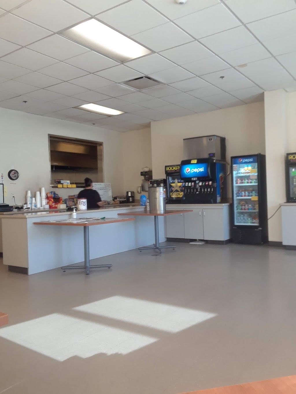 Mom & Pops Lunch Box | restaurant | Tule River Reservation, Springville-Johnsondale, CA 93257, USA | 5598536055 OR +1 559-853-6055