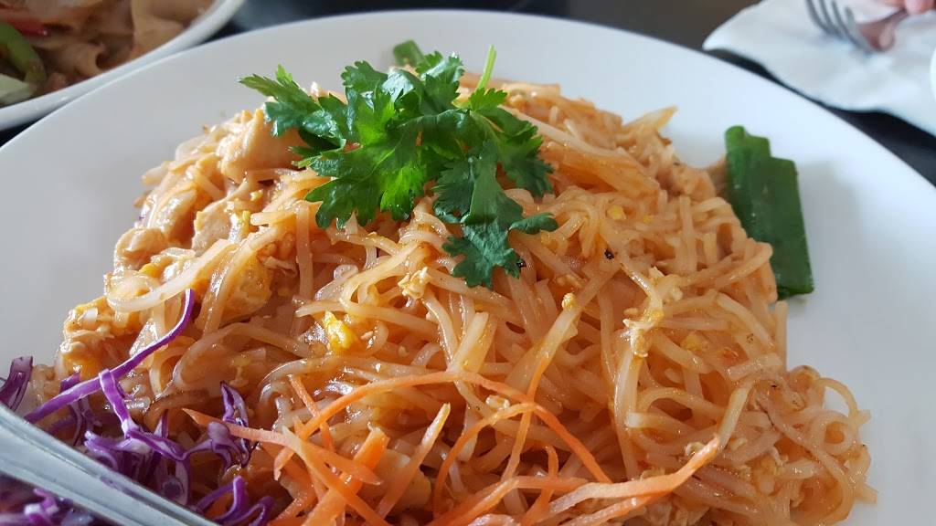 Meun Fan Thai Cafe | restaurant | 1819 Cliff Dr, Santa Barbara, CA 93109, USA | 8058829244 OR +1 805-882-9244