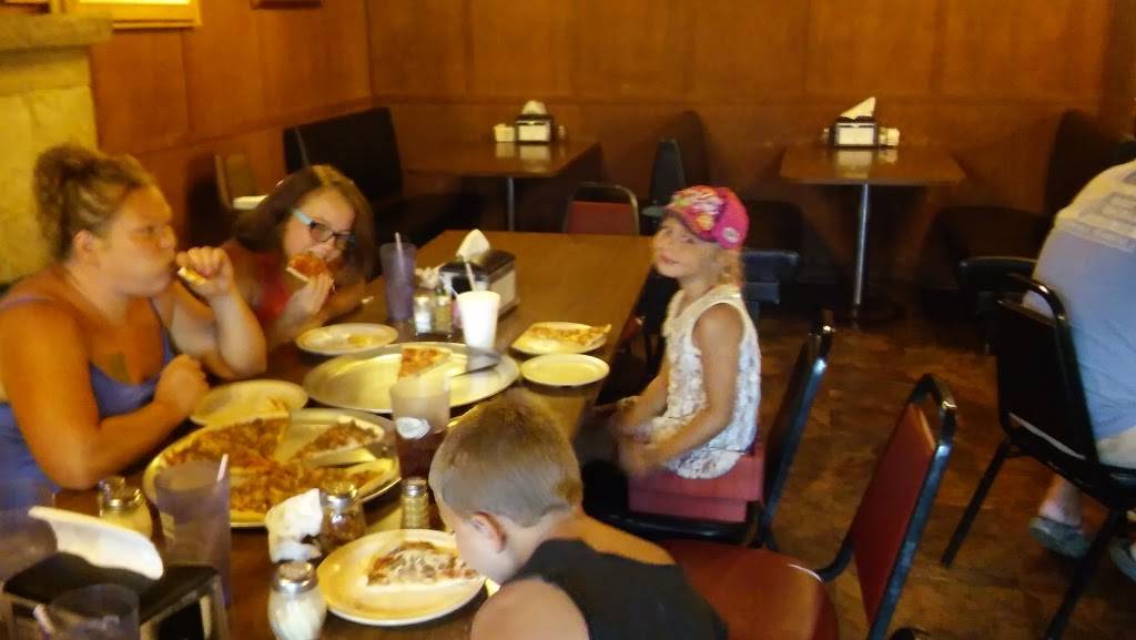 Ranch House Pizza | restaurant | 224 E Main St, Locust Grove, OK 74352, USA | 9184798905 OR +1 918-479-8905