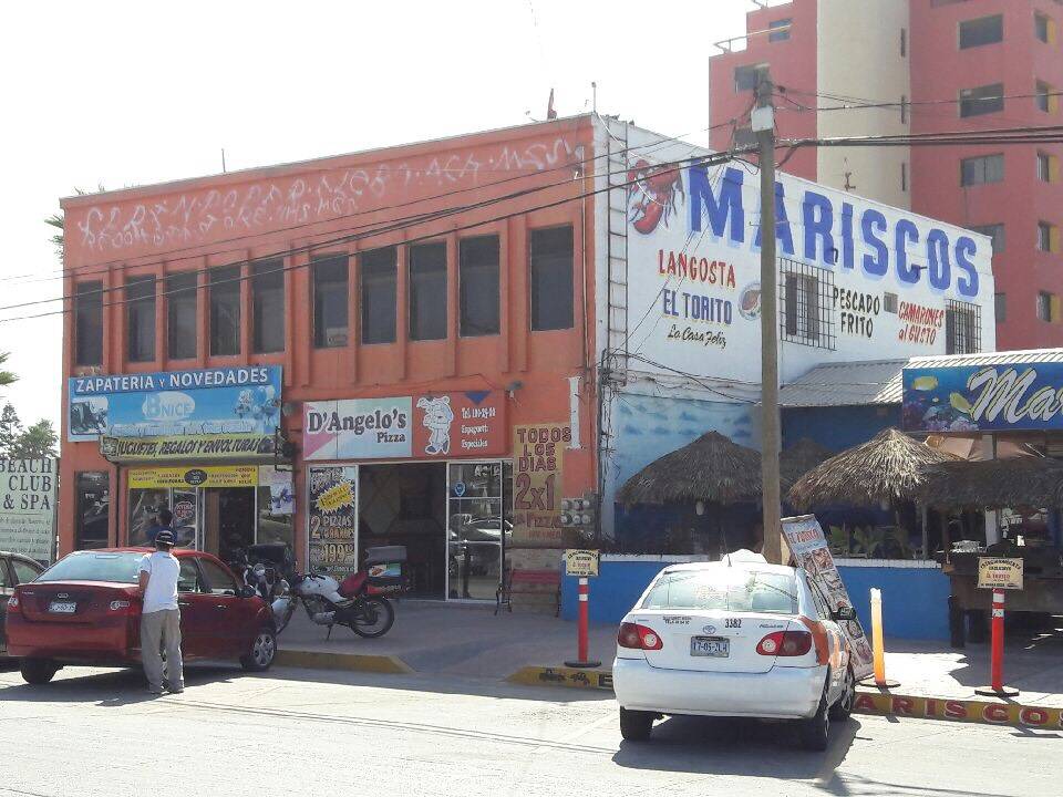 D Angelos Pizza | restaurant | Blvd. Benito Juárez 68, Centro Playas, 22710 Rosarito, B.C., Mexico | 016611002510 OR +52 661 100 2510