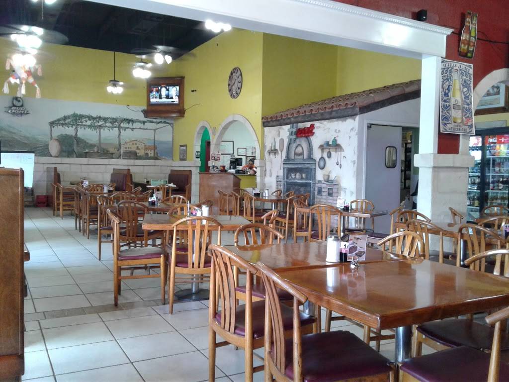 CENTINELA MEXICAN RESTAURANT & BAR | restaurant | 215 W Bandera Rd, Boerne, TX 78006, USA | 8302492023 OR +1 830-249-2023