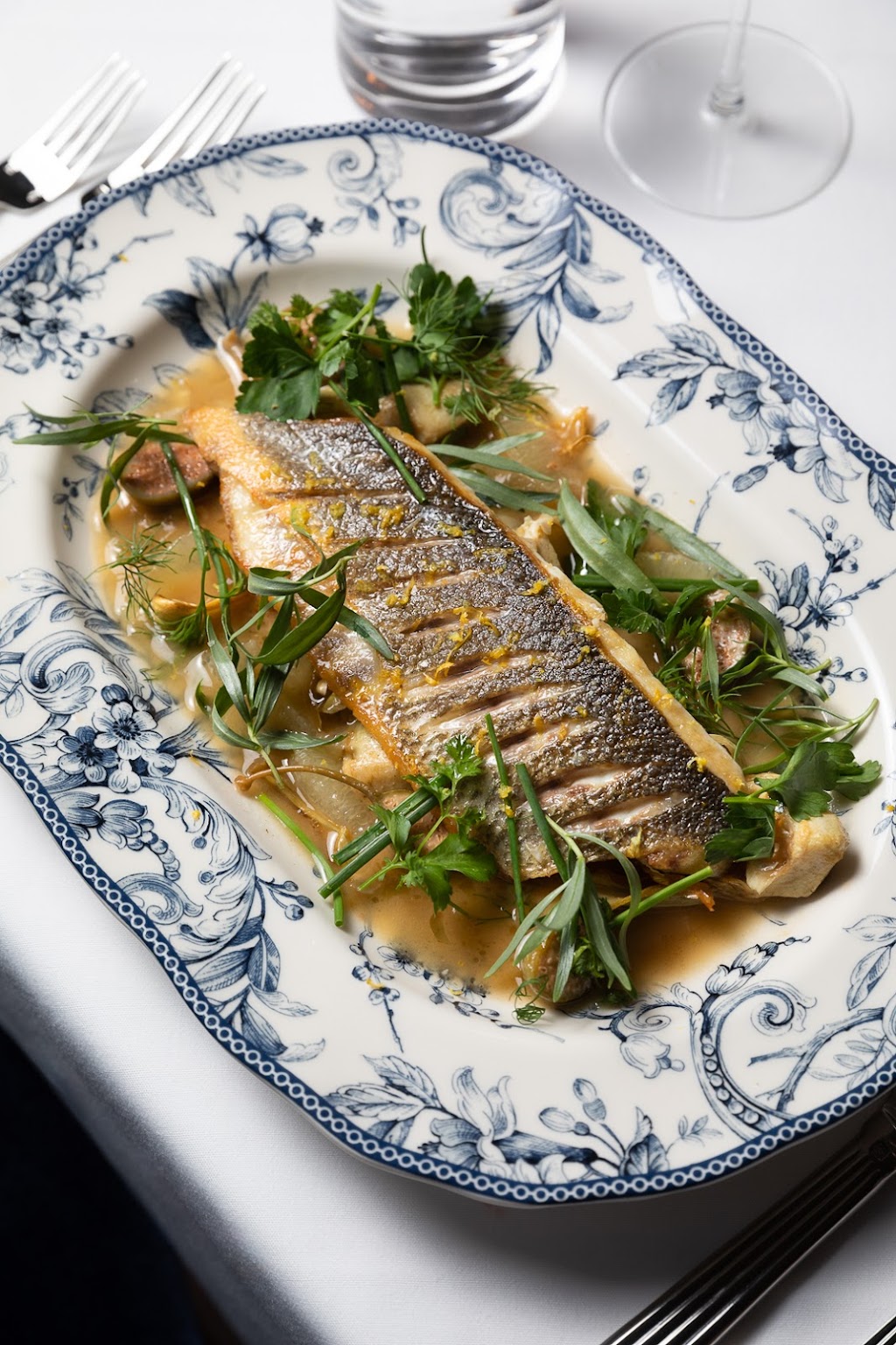 Tommys Beverly Hills | restaurant | 235 N Canon Dr, Beverly Hills, CA 90210, USA | 3104928868 OR +1 310-492-8868