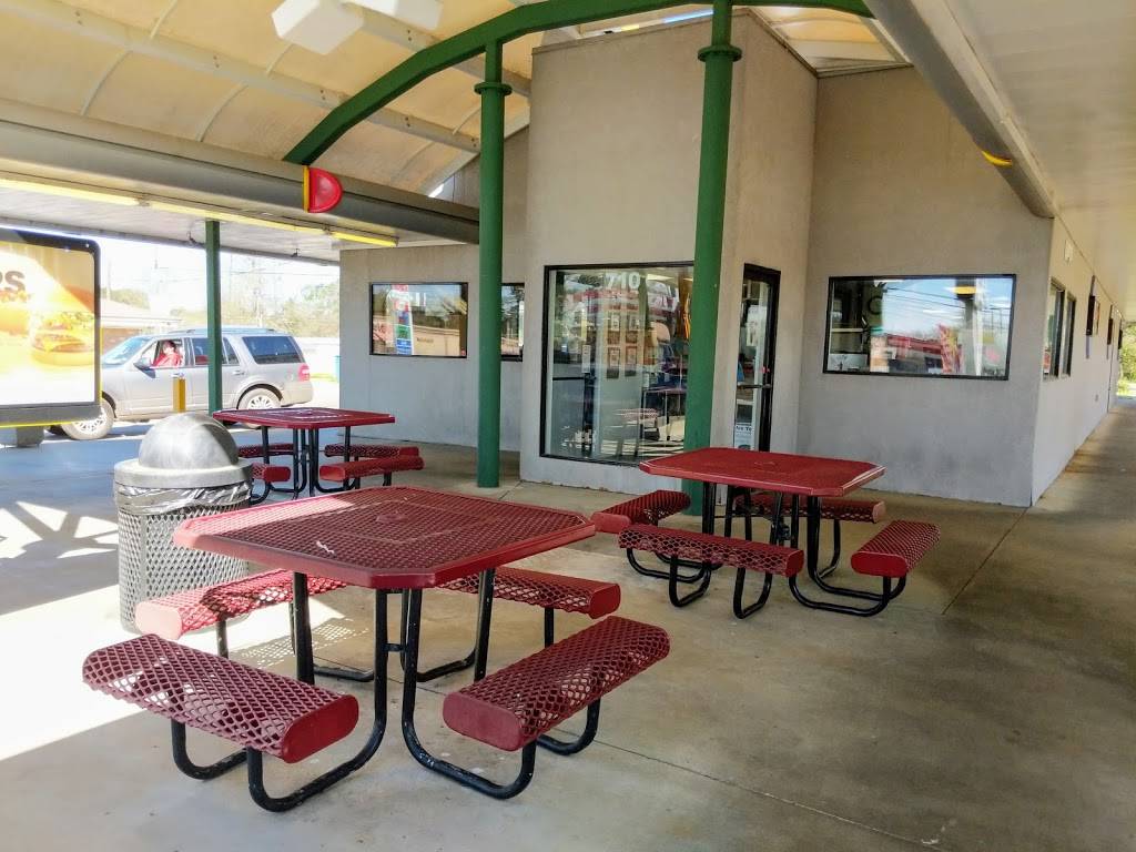 Sonic Drive-In | restaurant | 710 W Panola St, Carthage, TX 75633, USA | 9036935181 OR +1 903-693-5181