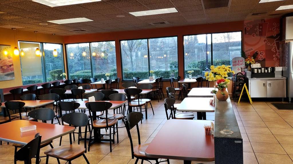 Jack in the Box | restaurant | 220 Nut Tree Pkwy, Vacaville, CA 95687, USA | 7074462366 OR +1 707-446-2366