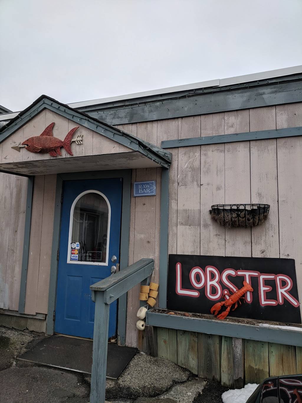 White Cap Fish Market | restaurant | 120 Main St, Islip, NY 11751, USA | 6315810125 OR +1 631-581-0125