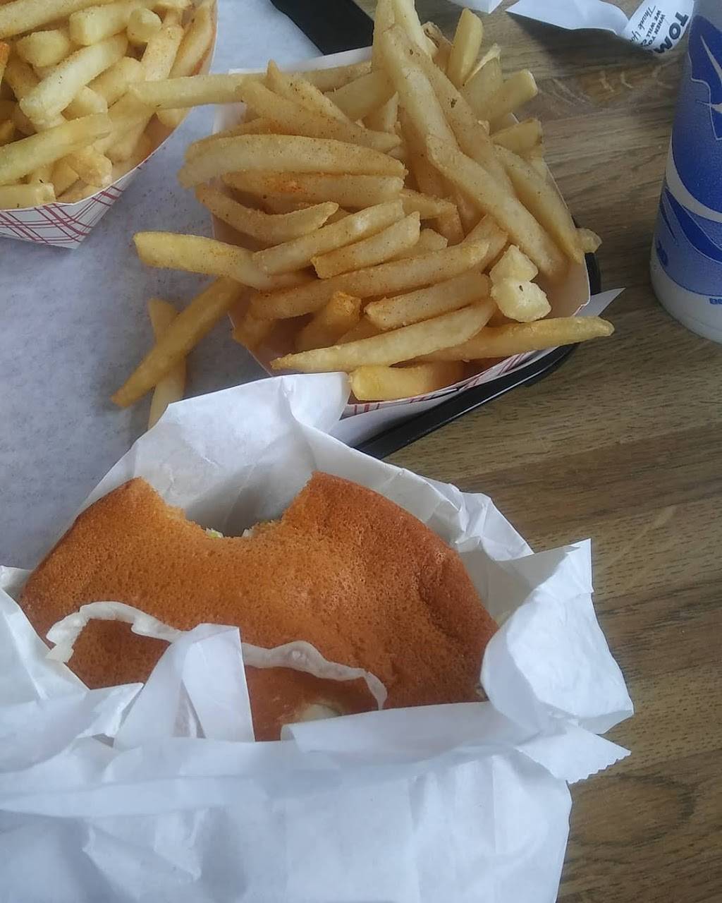 Tommys Famous Drive-In | restaurant | 201 N Maclay Ave, San Fernando, CA 91340, USA | 8183618881 OR +1 818-361-8881