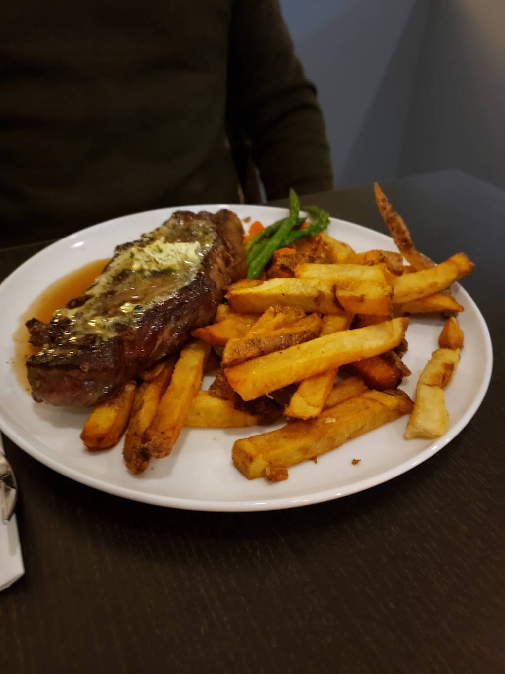 Room 797 | restaurant | 178 High St, Southampton, ON N0H 2L0, Canada | 2264350797 OR +1 226-435-0797