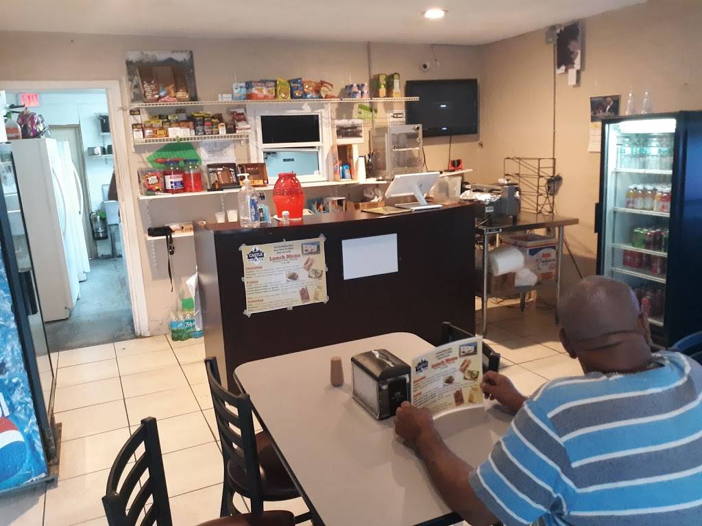 Castle on Delaney | restaurant | 212 Castle St, Avon Park, FL 33825, USA | 8634534199 OR +1 863-453-4199