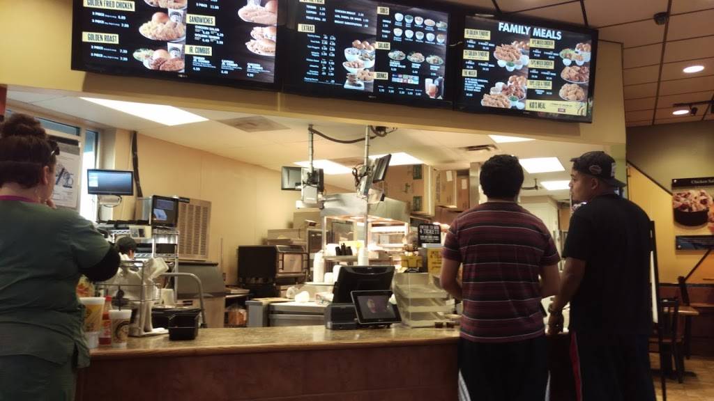 Golden Chick | meal takeaway | 2503 SE Military Dr, San Antonio, TX 78223, USA | 2105600924 OR +1 210-560-0924