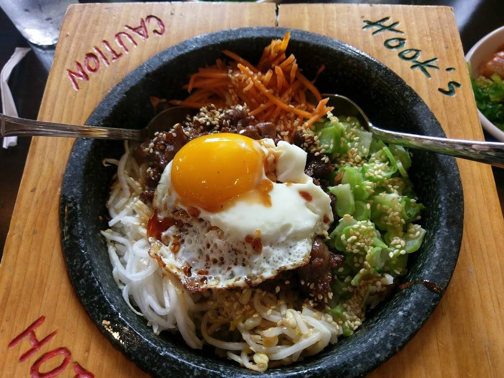 Hooks on 4th | restaurant | 7900 4th St N, St. Petersburg, FL 33702, USA | 7275774665 OR +1 727-577-4665