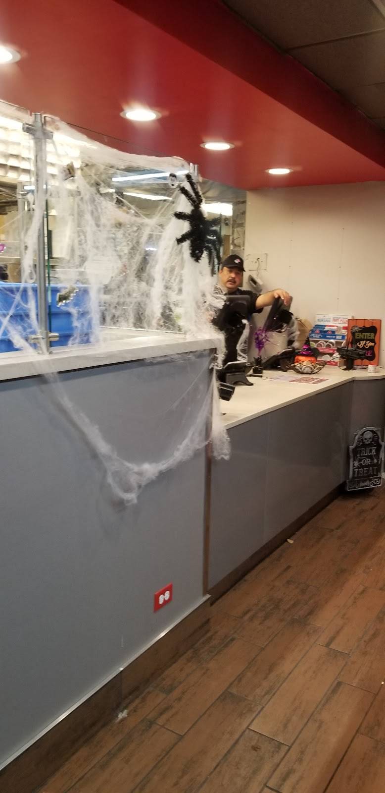 Dominos Pizza | meal delivery | 2455 W Fullerton Ave, Chicago, IL 60647, USA | 7732769800 OR +1 773-276-9800