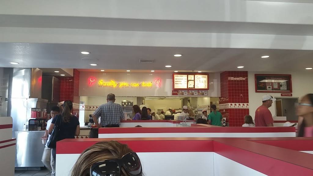 In-N-Out Burger | restaurant | 825 W Chapman Ave, Placentia, CA 92870, USA | 8007861000 OR +1 800-786-1000