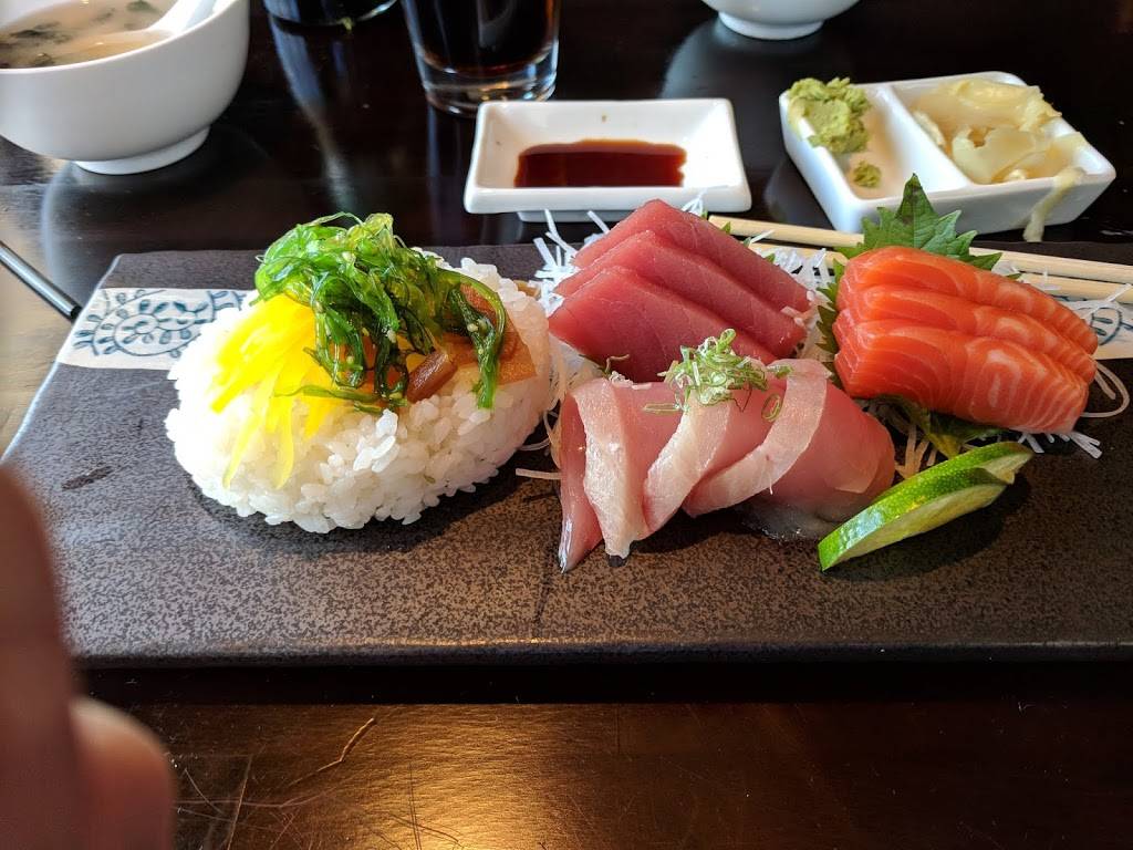 Blue Fuji | restaurant | 200 Great Rd, Bedford, MA 01730, USA | 7812800707 OR +1 781-280-0707