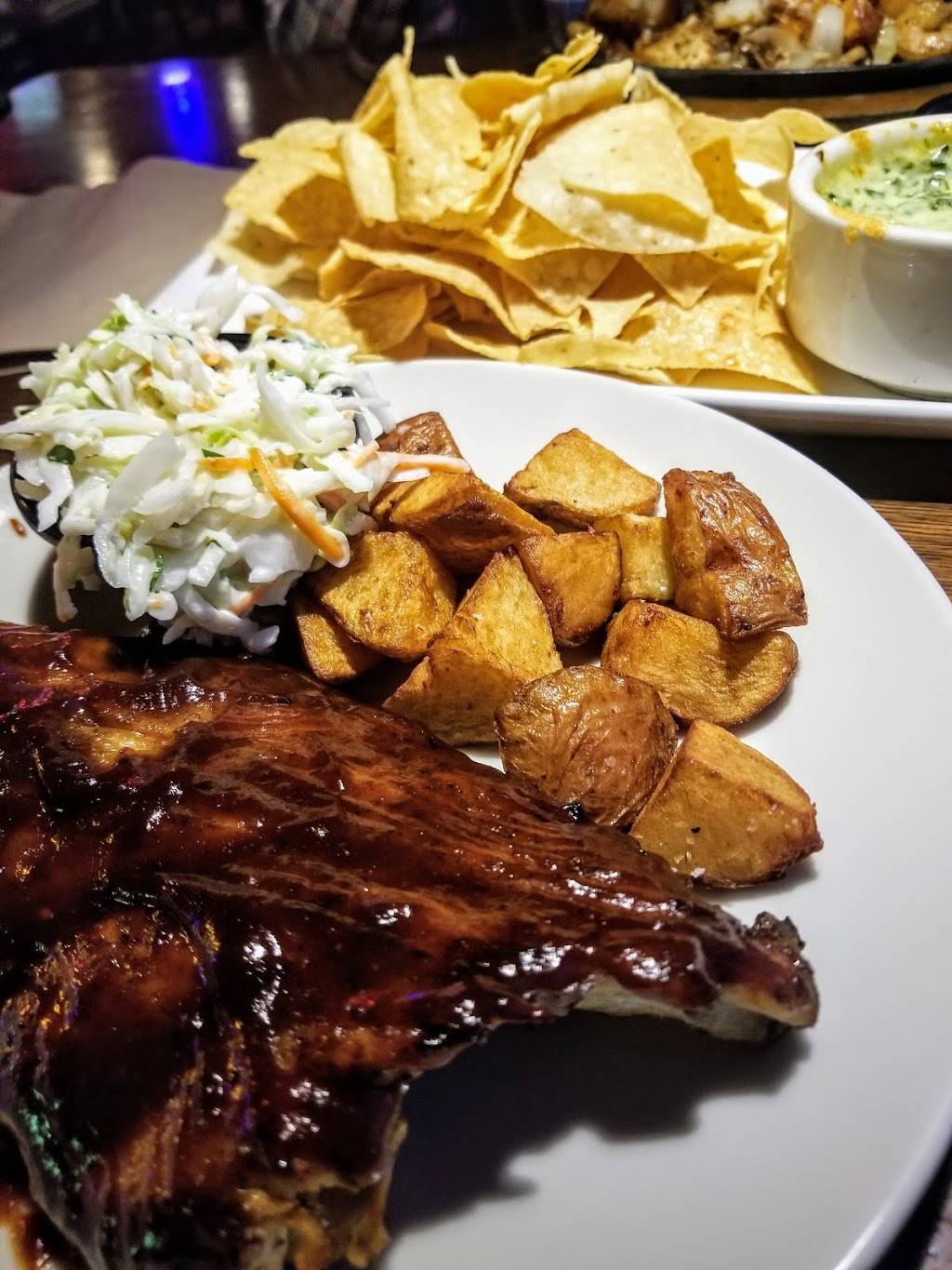 Applebees Grill + Bar | restaurant | 1041 Admiral Callaghan Ln, Vallejo, CA 94591, USA | 7075580824 OR +1 707-558-0824