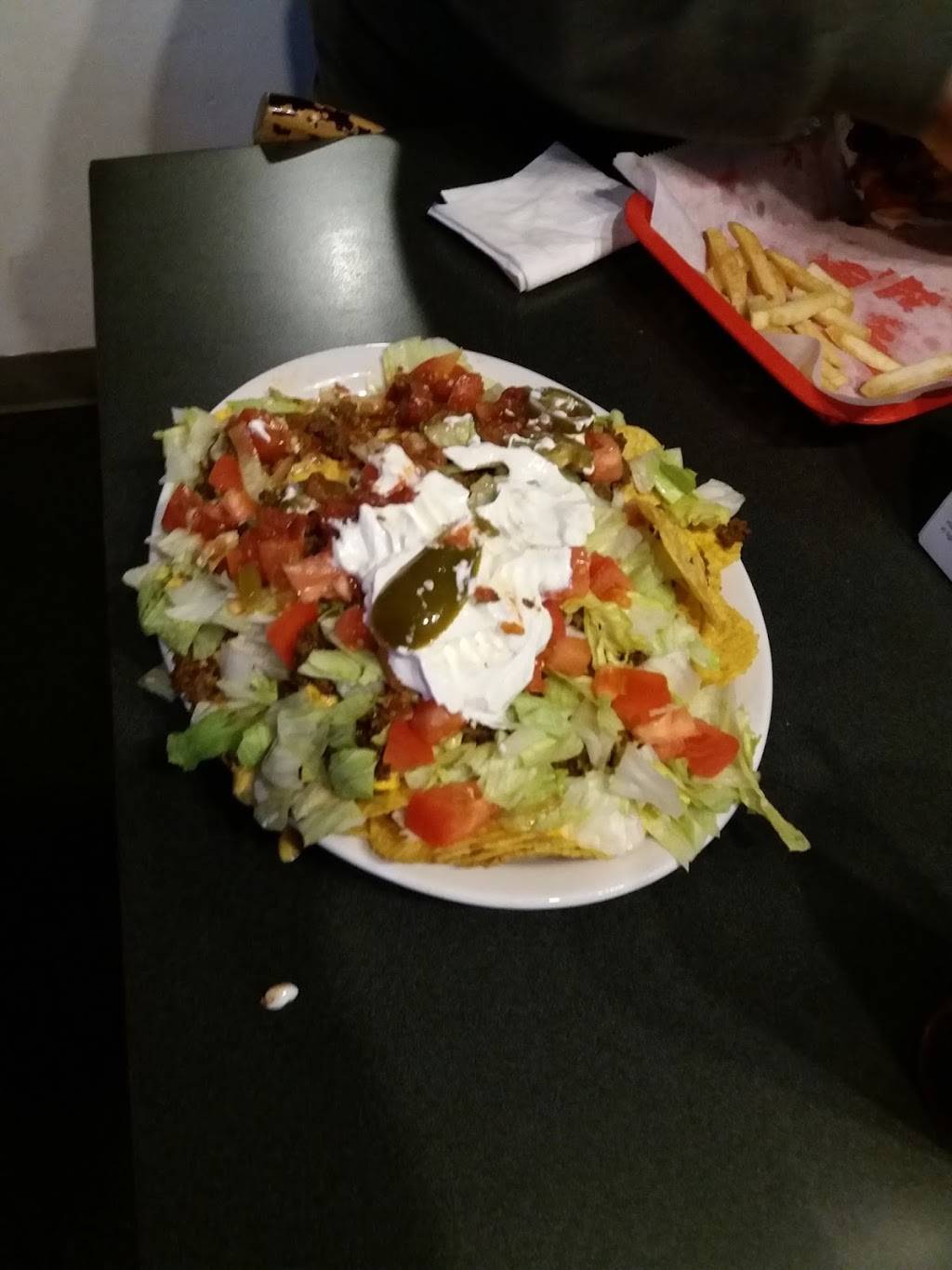 Apes Bar & Grill | restaurant | 518 4th St, Algoma, WI 54201, USA | 9203658004 OR +1 920-365-8004