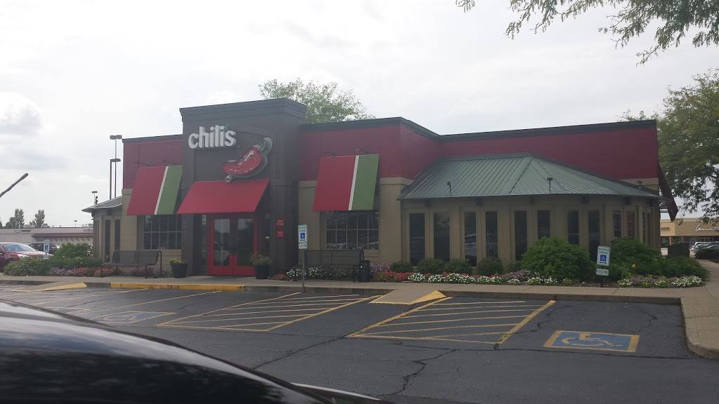 Chilis Grill & Bar | meal takeaway | 2891 S Veterans Pkwy, Springfield, IL 62704, USA | 2175468505 OR +1 217-546-8505