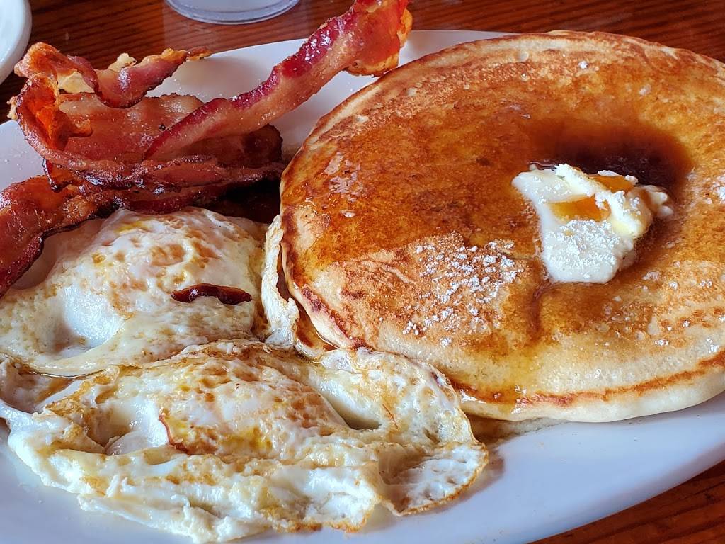 The Black Dog Tavern | restaurant | 20 Beach Street Extension, Vineyard Haven, MA 02568, USA | 5086939223 OR +1 508-693-9223