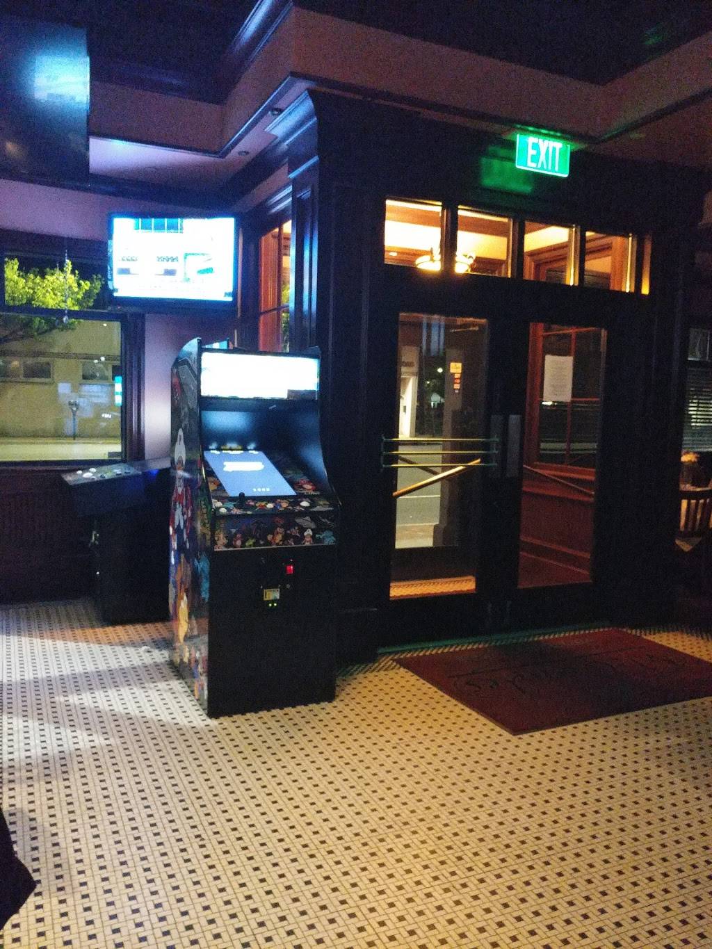 McQuades Neighborhood Grill | restaurant | 275 Merrick Rd, Lynbrook, NY 11563, USA | 5162562820 OR +1 516-256-2820