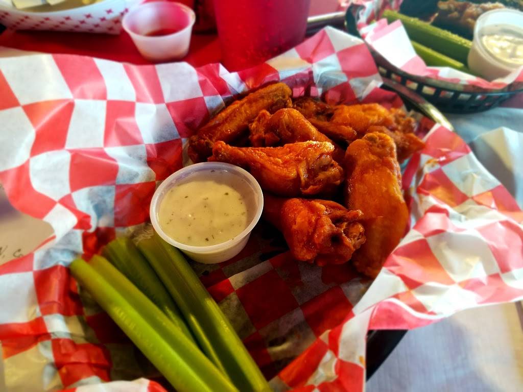 Paulies Pub and Eatery | restaurant | 8031 W Greenfield Ave, West Allis, WI 53214, USA | 4143951712 OR +1 414-395-1712