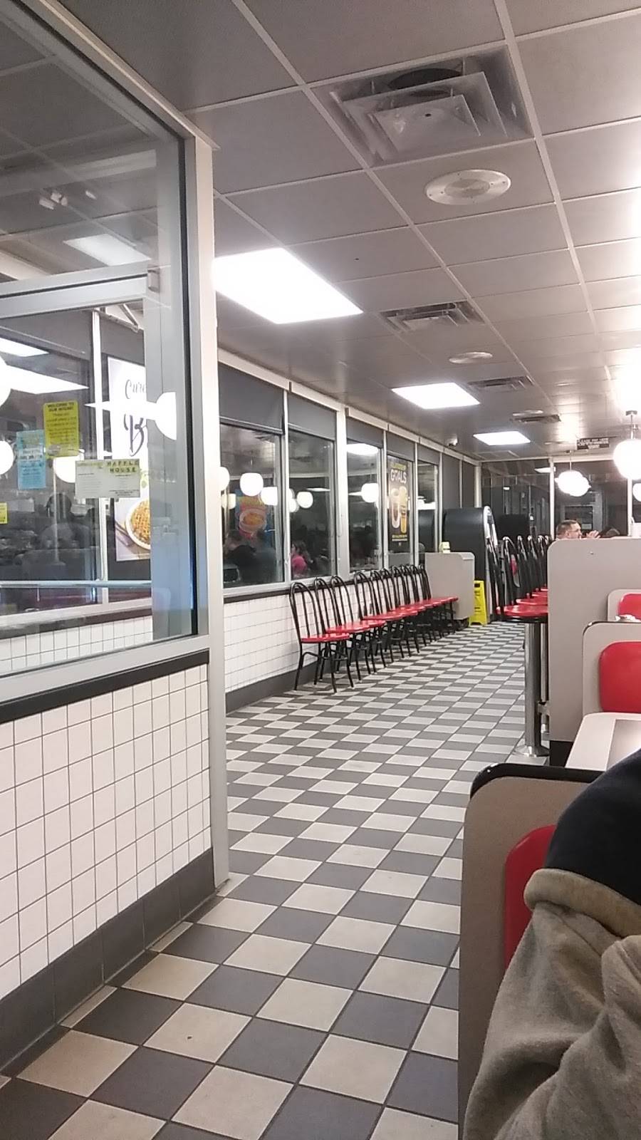 Waffle House | meal takeaway | 36333 Vine St, Willoughby, OH 44094, USA | 4402691716 OR +1 440-269-1716