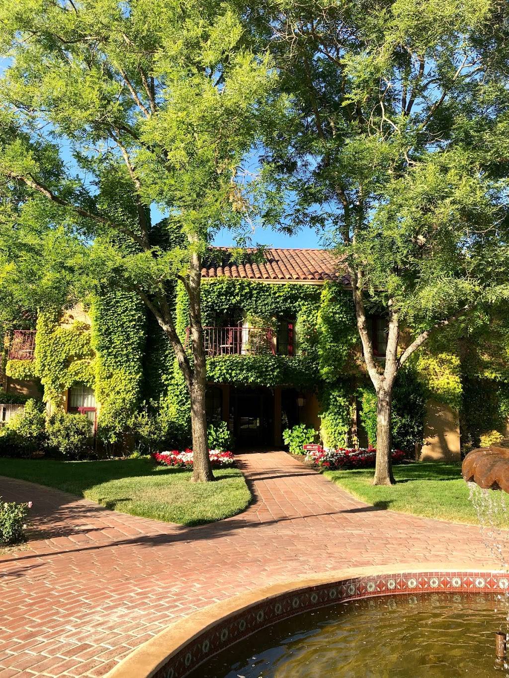 Vintners Resort | cafe | 4350 Barnes Rd, Santa Rosa, CA 95403, USA | 7075757350 OR +1 707-575-7350