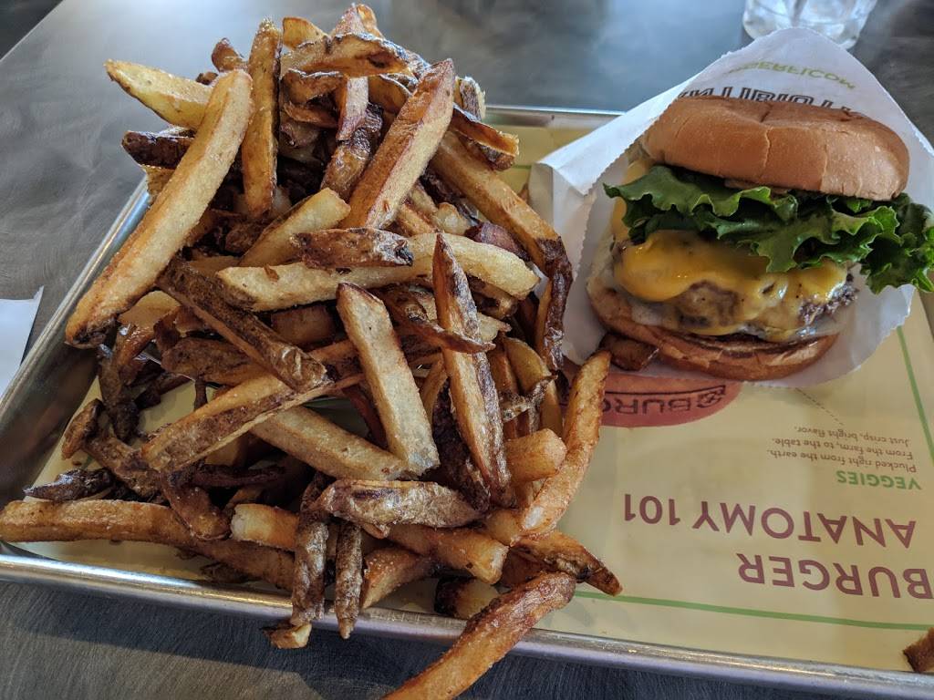 BurgerFi | restaurant | 25 W Mitchell Hammock Rd #1101, Oviedo, FL 32765, USA | 4076045001 OR +1 407-604-5001